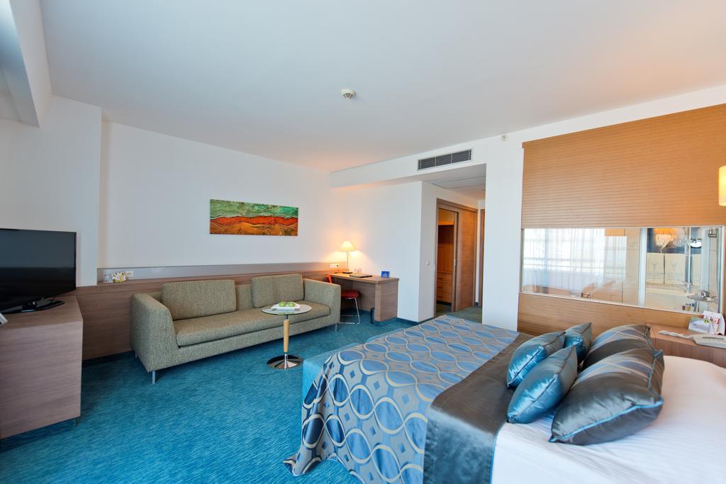 CONCORDE DE LUXE RESORT