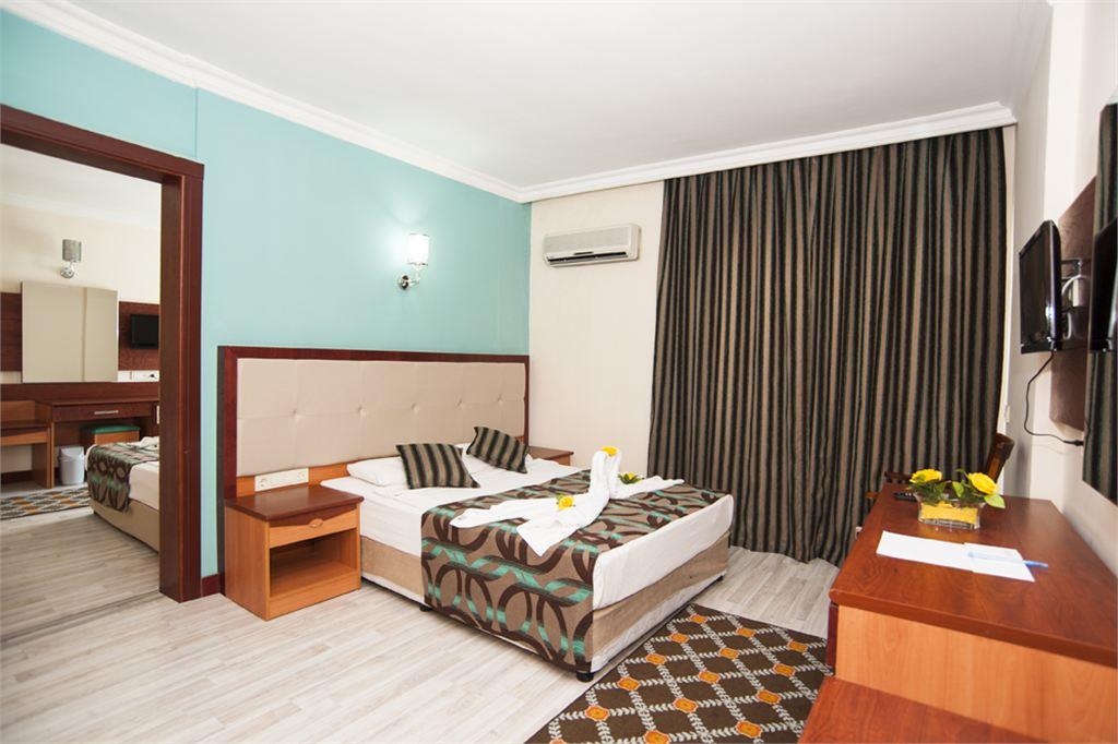 CONCORDIA CELES HOTEL