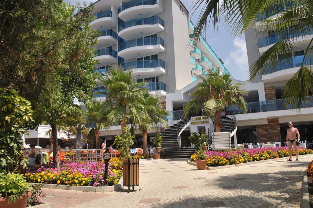 CONCORDIA CELES HOTEL