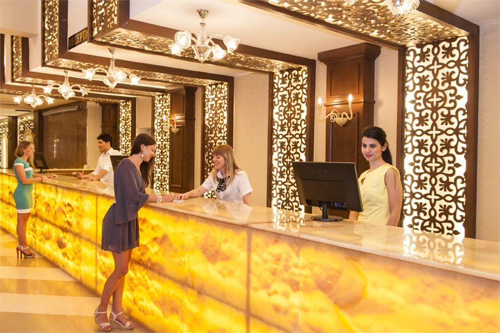 CONCORDIA CELES HOTEL