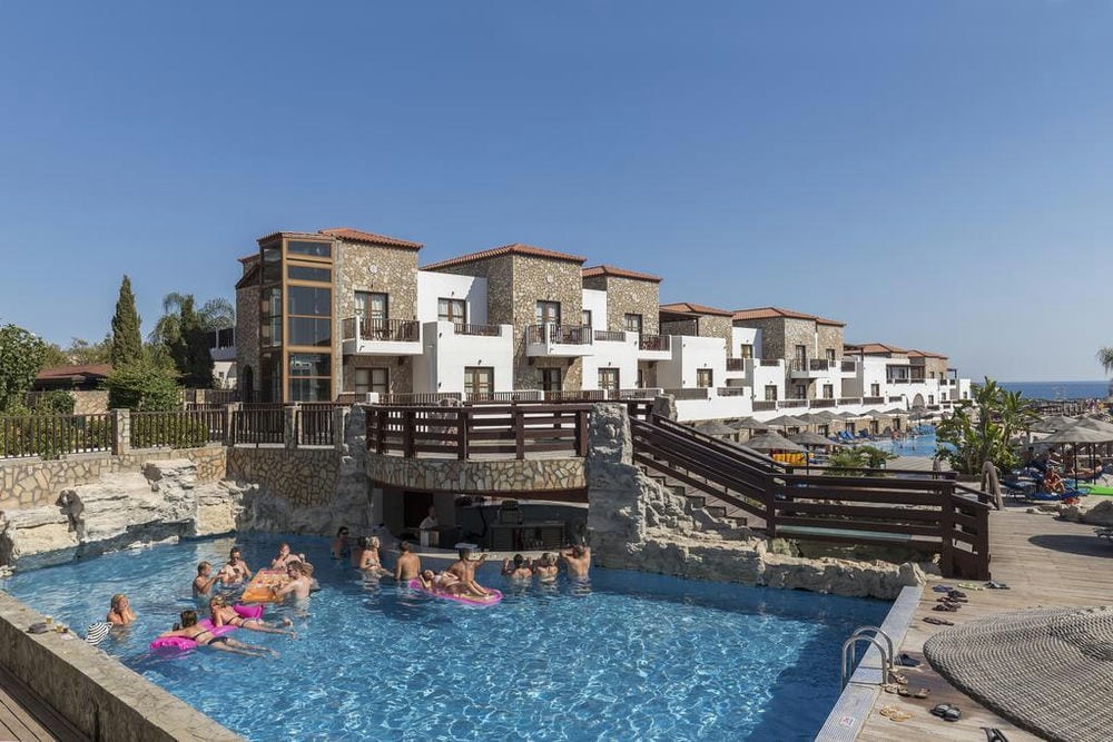 COSTA LINDIA BEACH
