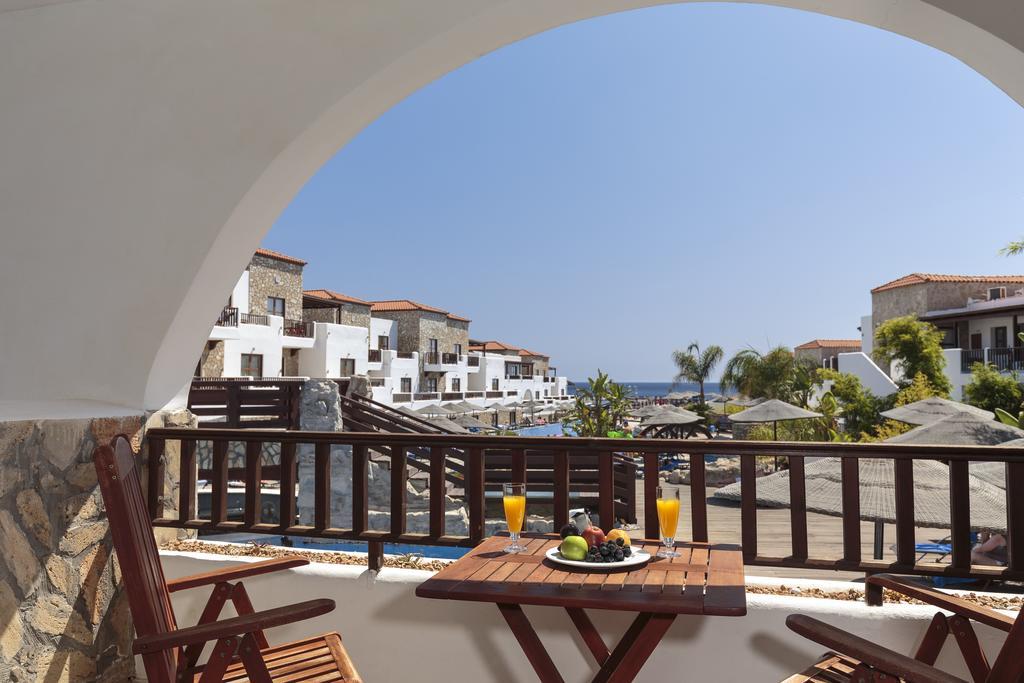 COSTA LINDIA BEACH
