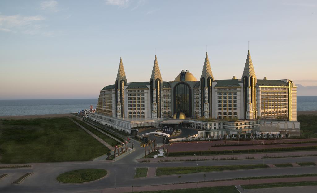 DELPHIN IMPERIAL HOTEL