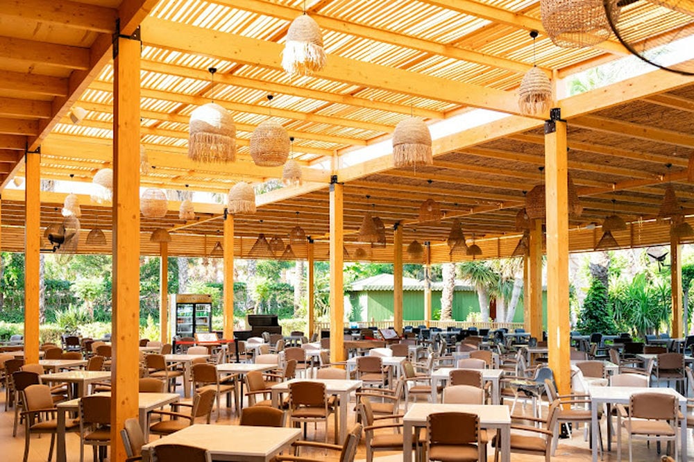DELPHIN PALACE HOTEL