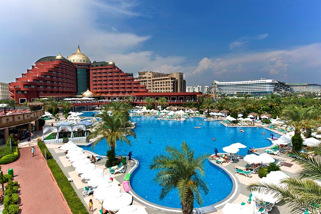 DELPHIN PALACE HOTEL