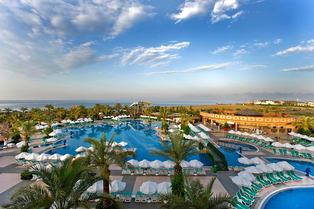 DELPHIN PALACE HOTEL