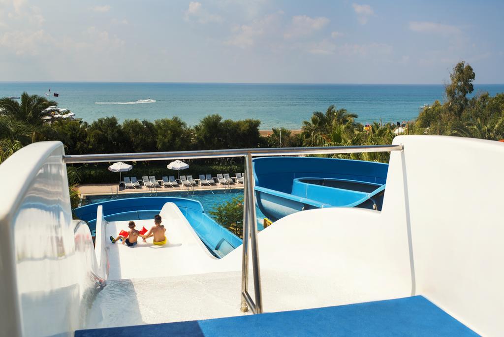 DELPHIN PALACE HOTEL