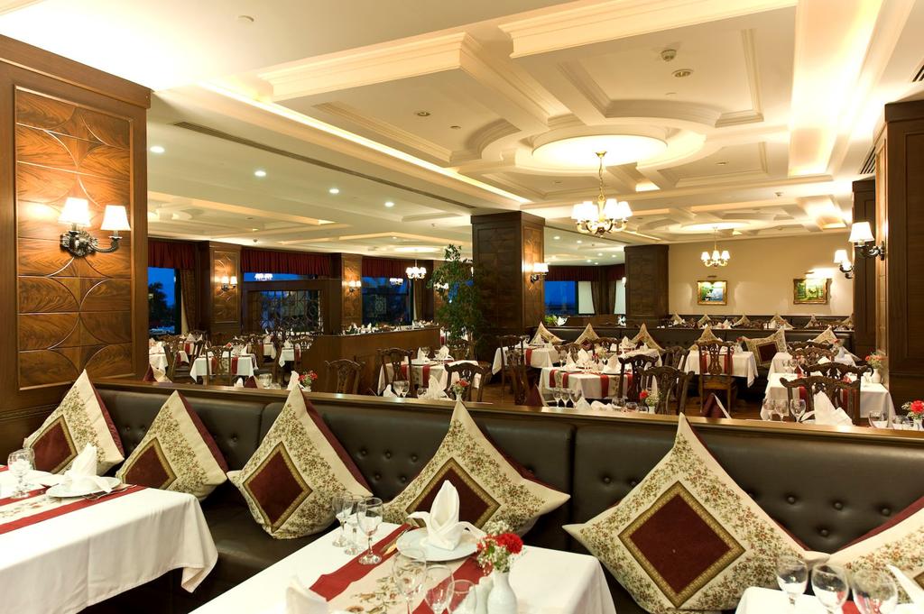 DELPHIN PALACE HOTEL