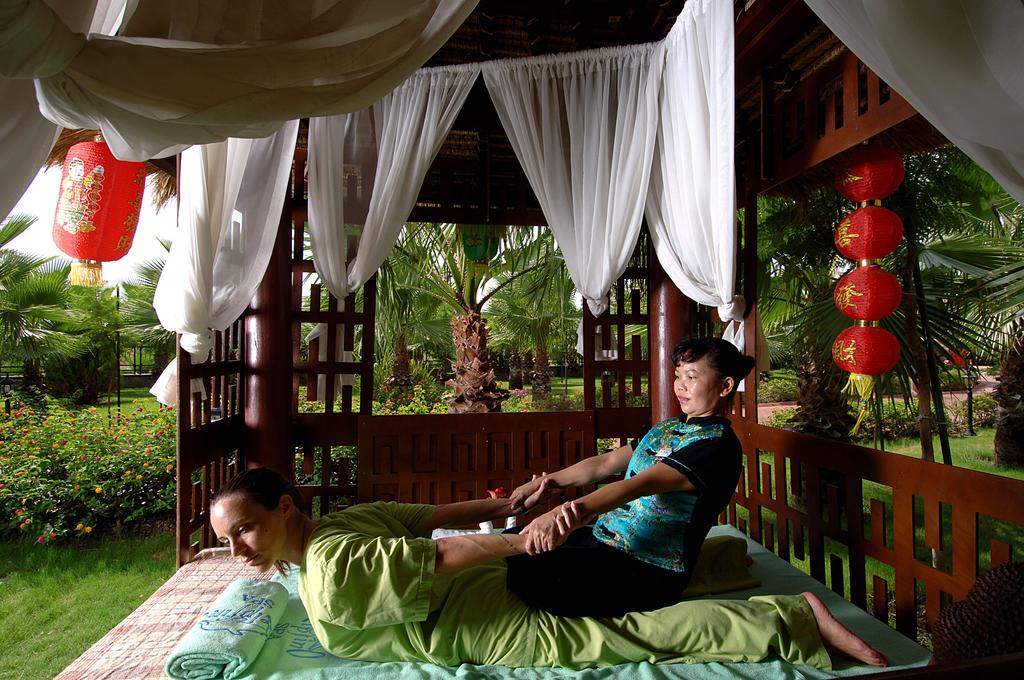 DELPHIN PALACE HOTEL