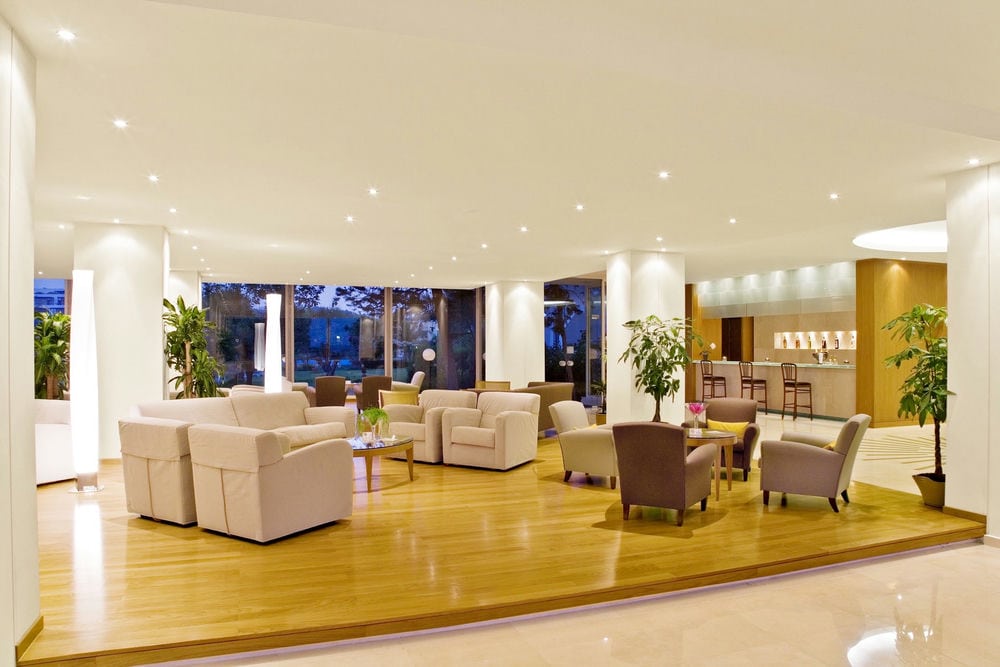 EDEN ROC RESORT HOTEL AND BUNGALOWS