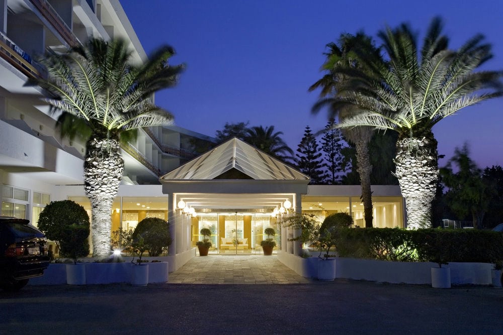 EDEN ROC RESORT HOTEL AND BUNGALOWS