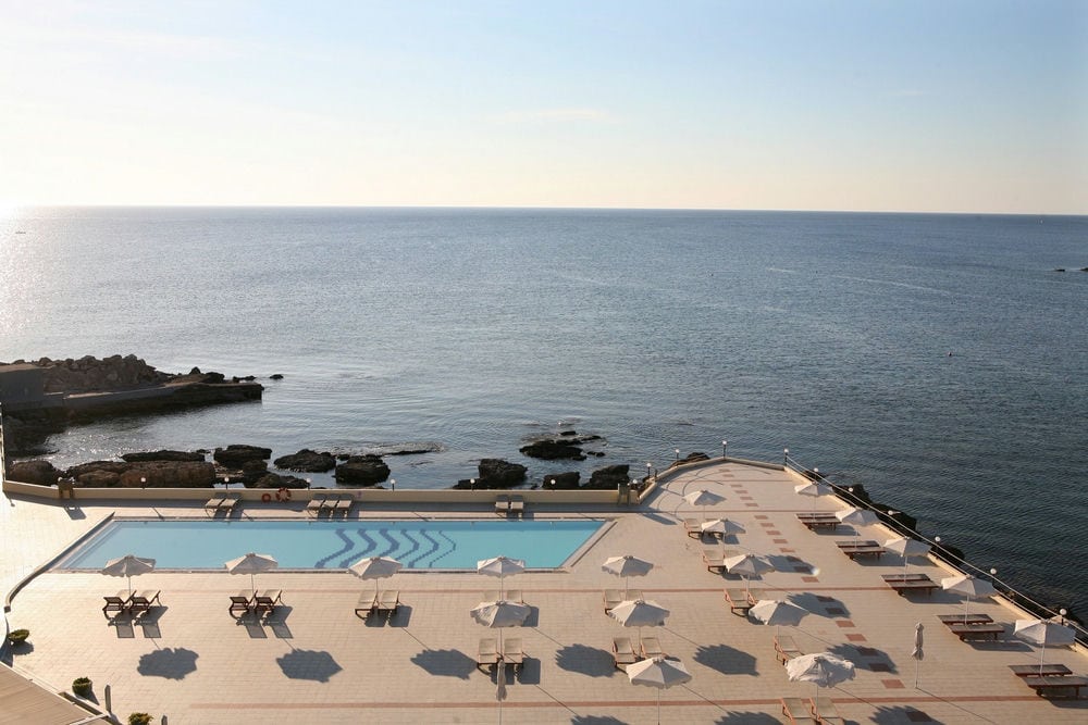 EDEN ROC RESORT HOTEL AND BUNGALOWS