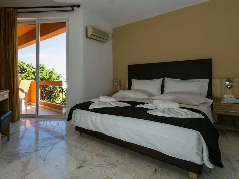 ELOTIA HOTEL