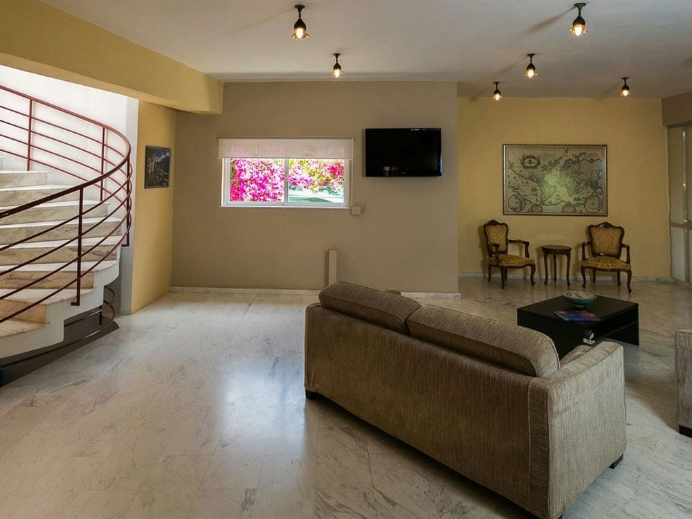 ELOTIA HOTEL