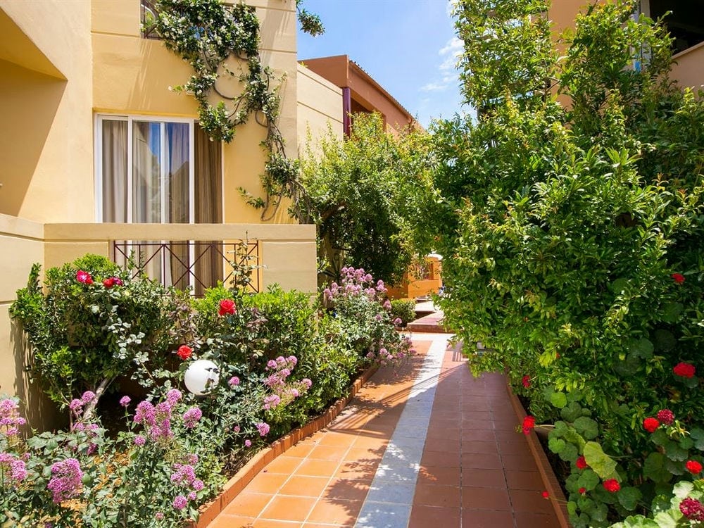 ELOTIA HOTEL