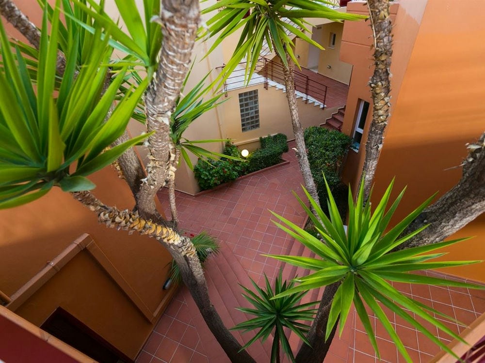 ELOTIA HOTEL