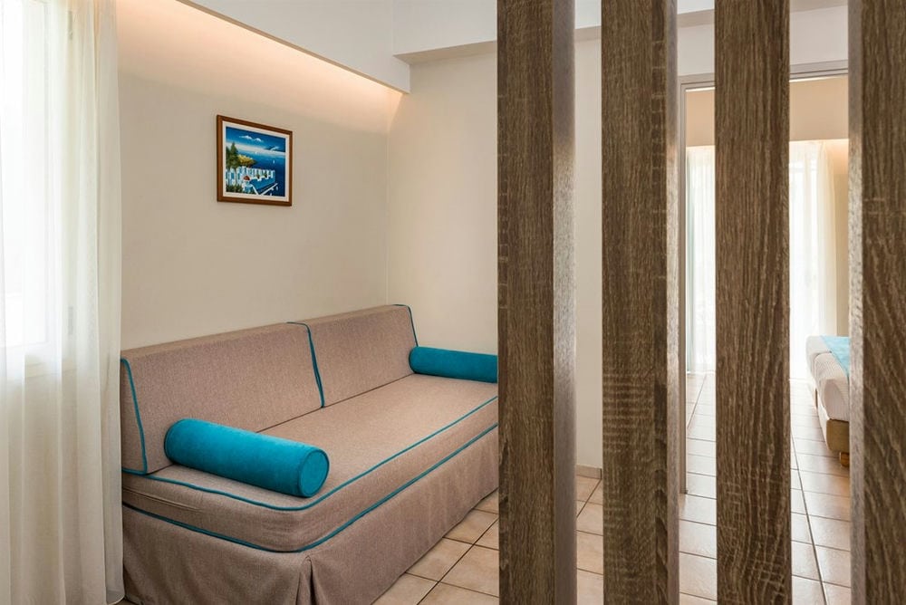 ELOTIS SUITES