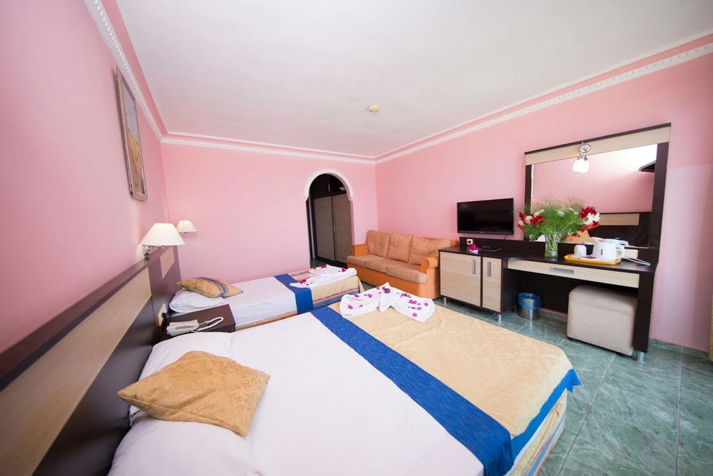 FIRST CLASS HOTEL