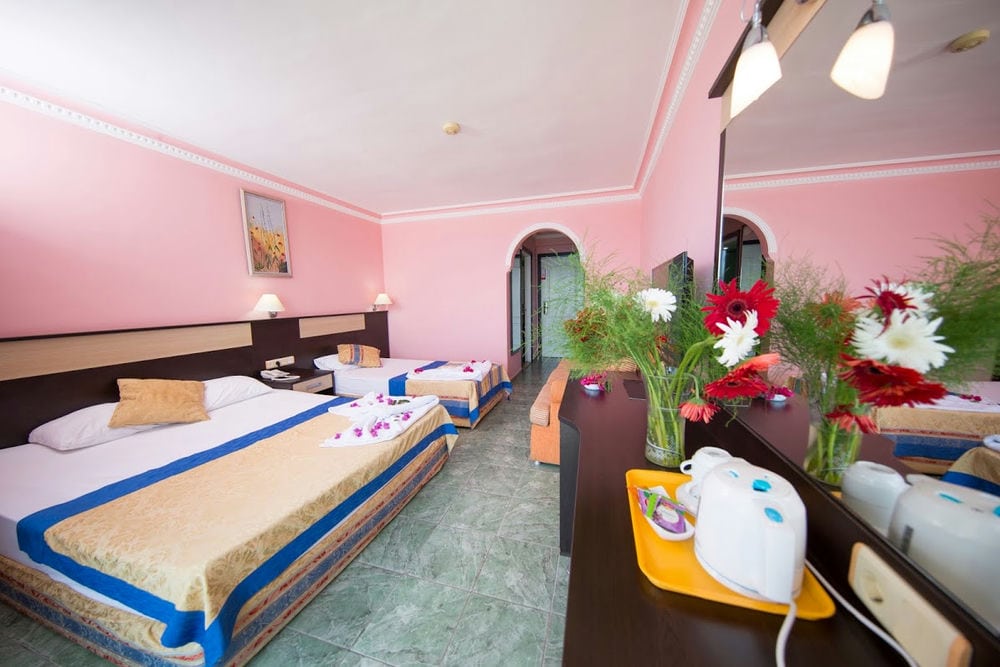 FIRST CLASS HOTEL