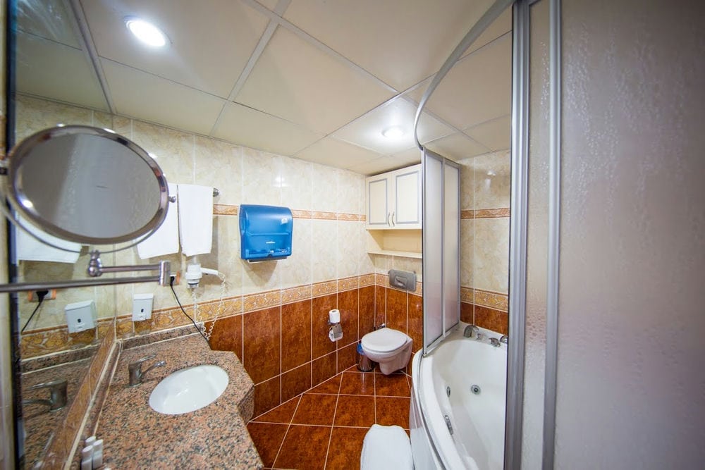 FIRST CLASS HOTEL