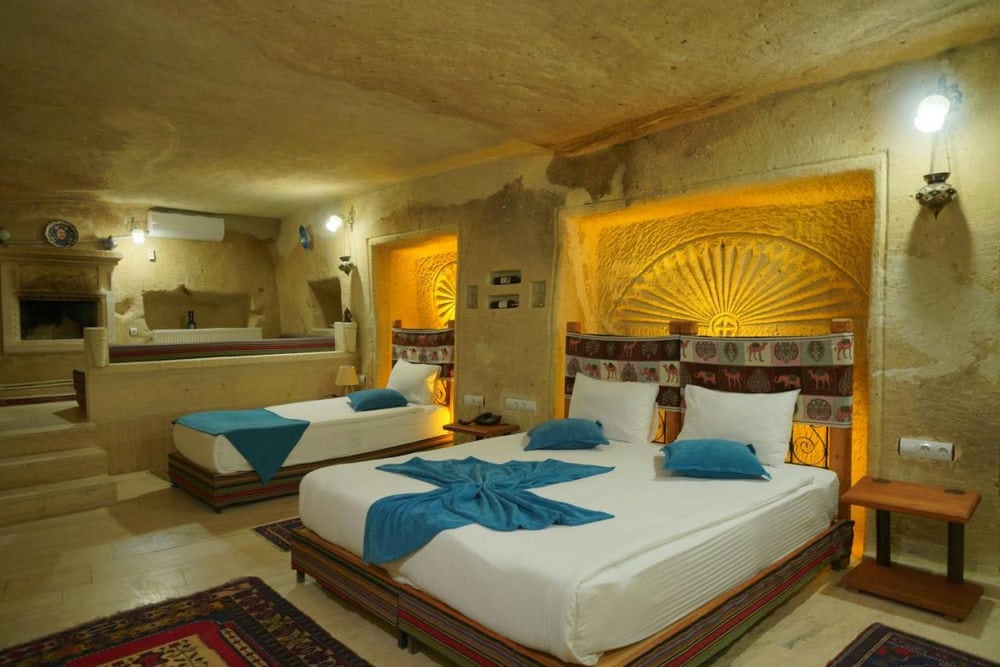 FOSIL CAVE HOTEL