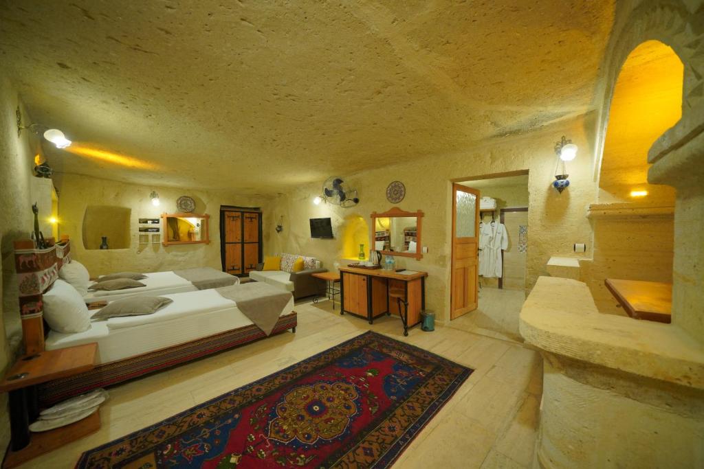 FOSIL CAVE HOTEL