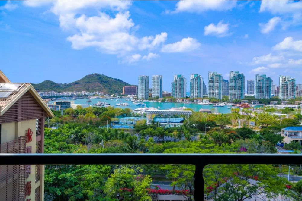 Four Seasons Ocean Courtyard
