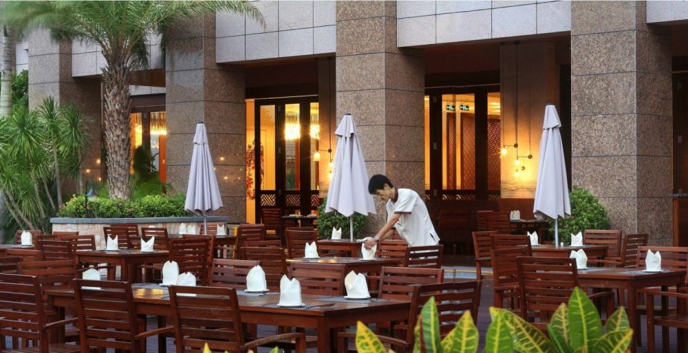 Four Seasons Ocean Courtyard