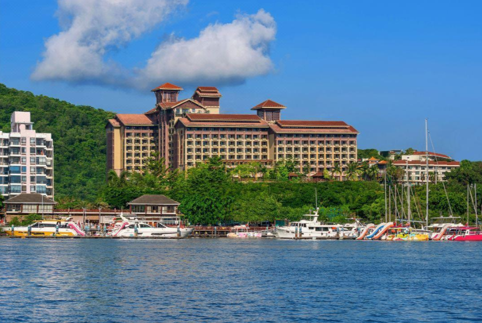 Four Seasons Ocean Courtyard