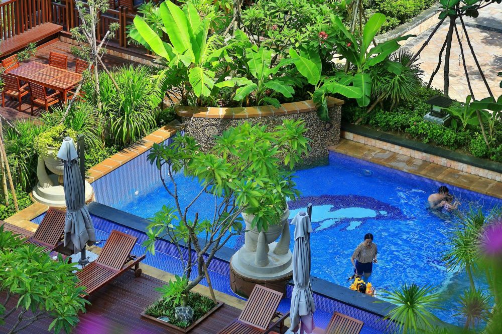 Four Seasons Ocean Courtyard