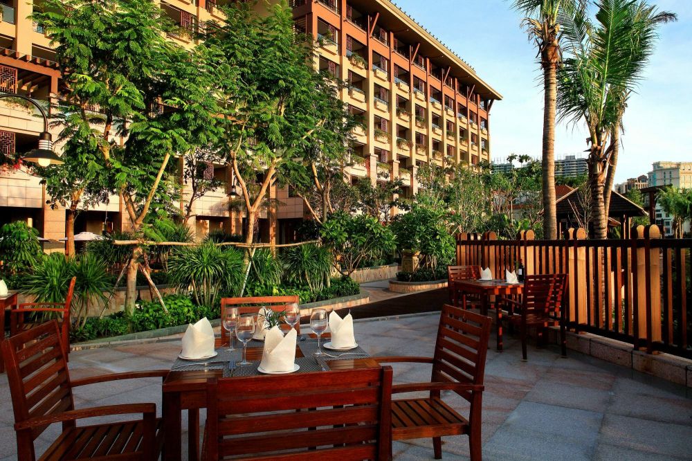 Four Seasons Ocean Courtyard