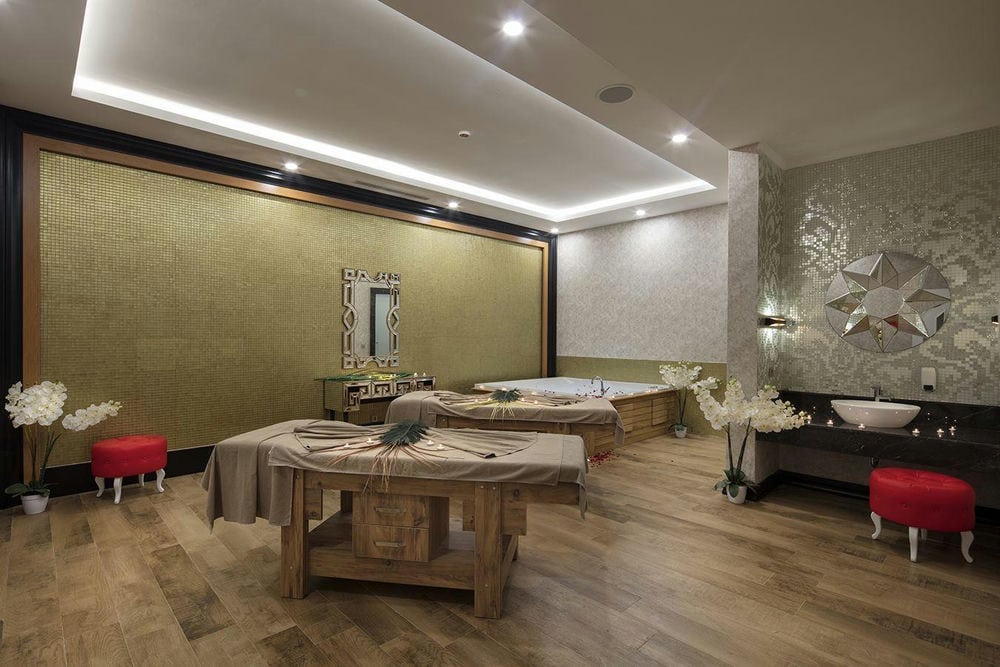 GRANADA LUXURY BEACH