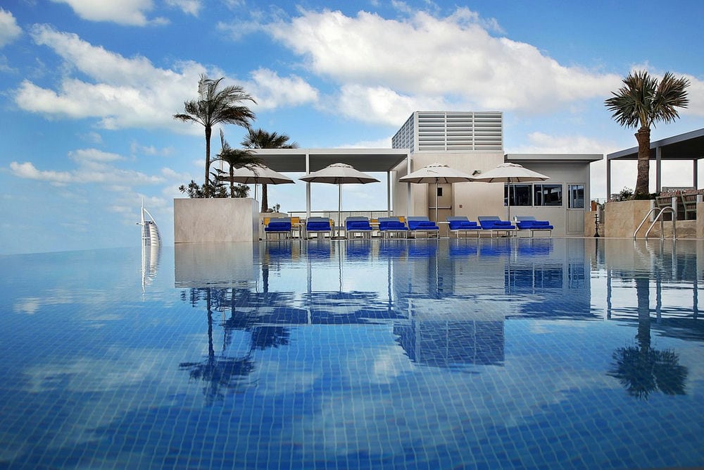 GRAND COSMOPOLITAN HOTEL 