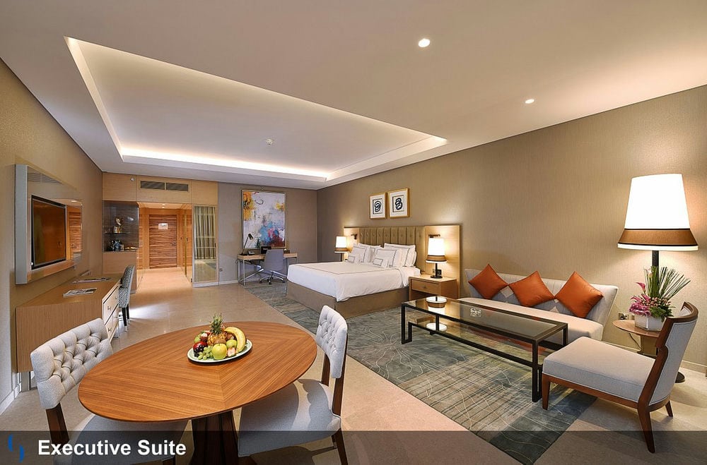 GRAND COSMOPOLITAN HOTEL 