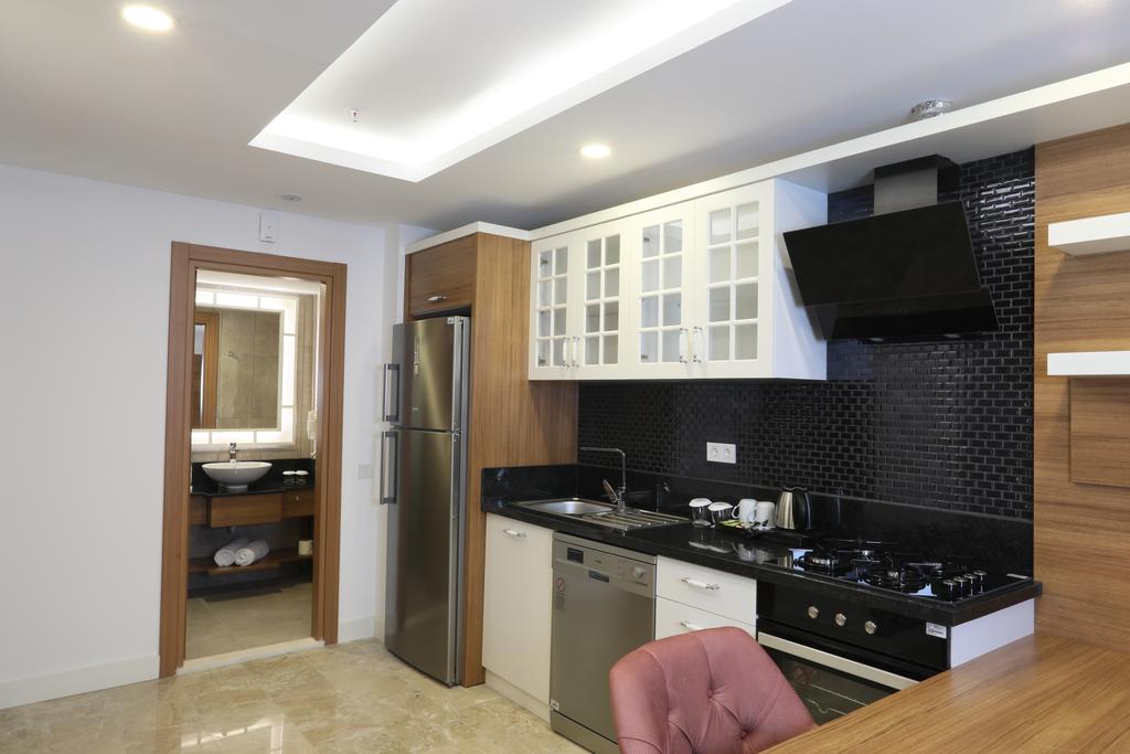 GREENWOOD SUITES RESORT 