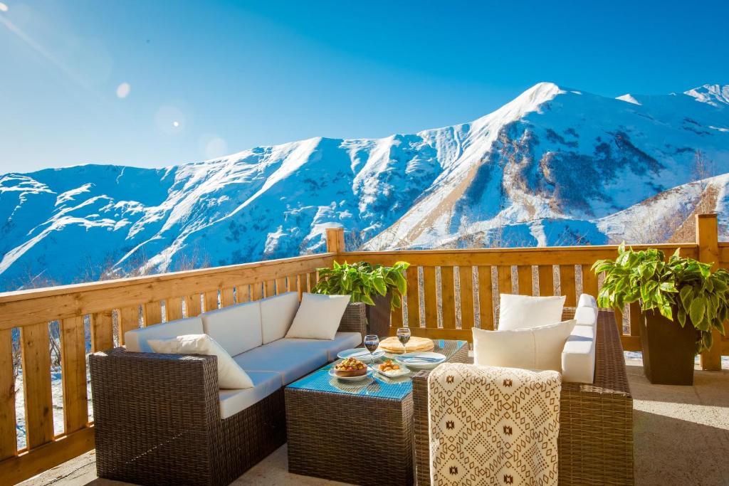 GUDAURI INN