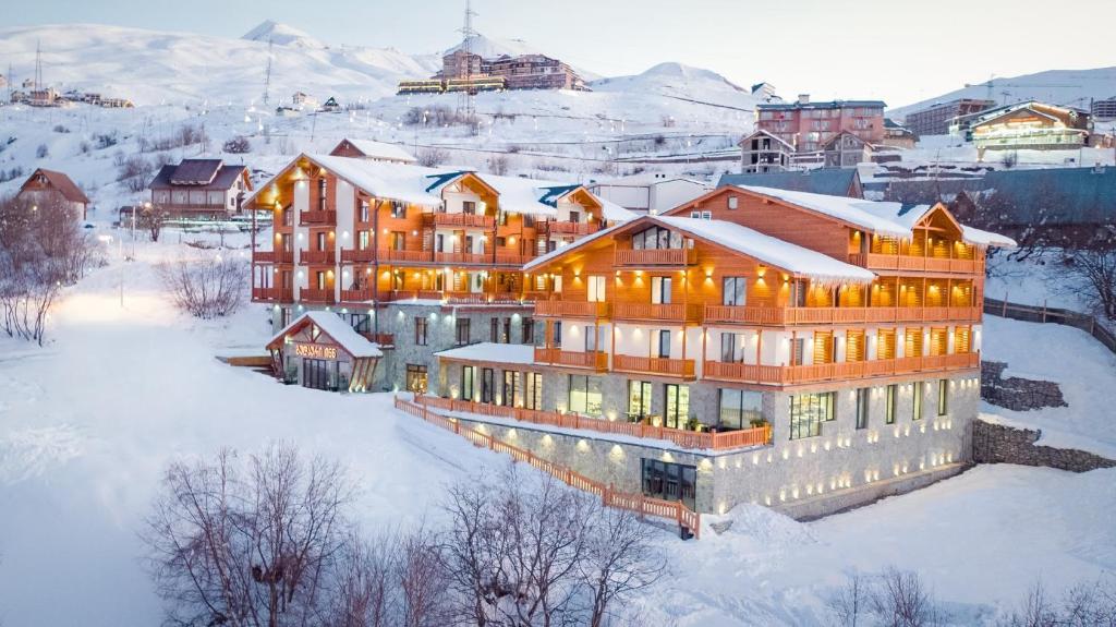 GUDAURI INN