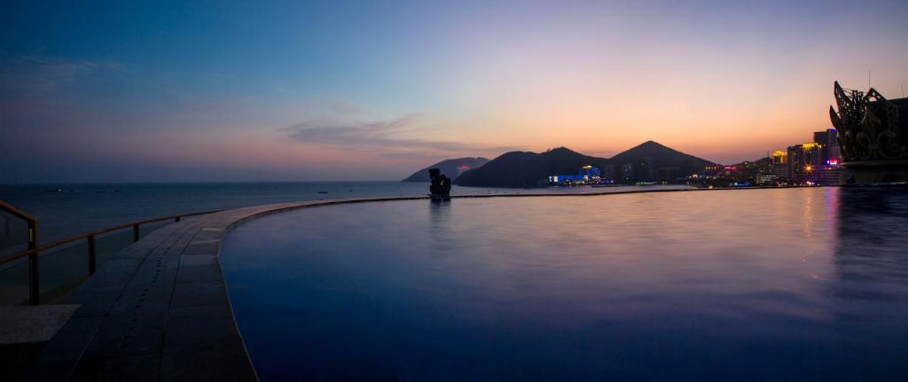 Harman Hotel Sanya (HB, FB - set menu) 