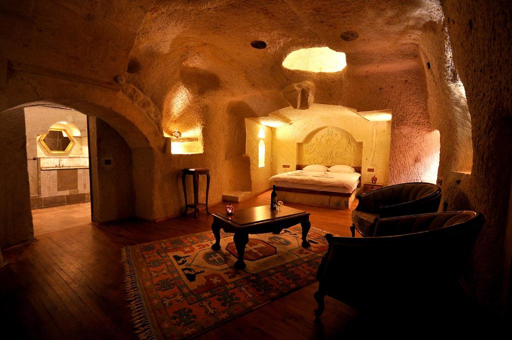 HAS CAVE KONAK