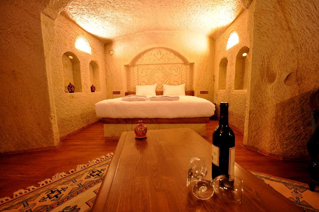 HAS CAVE KONAK