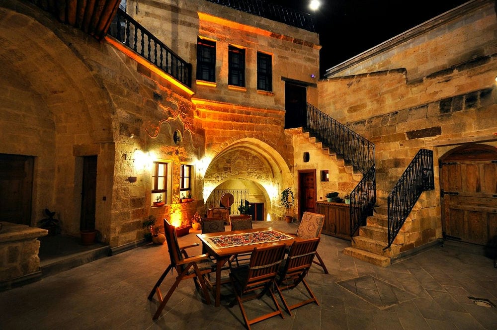 HAS CAVE KONAK