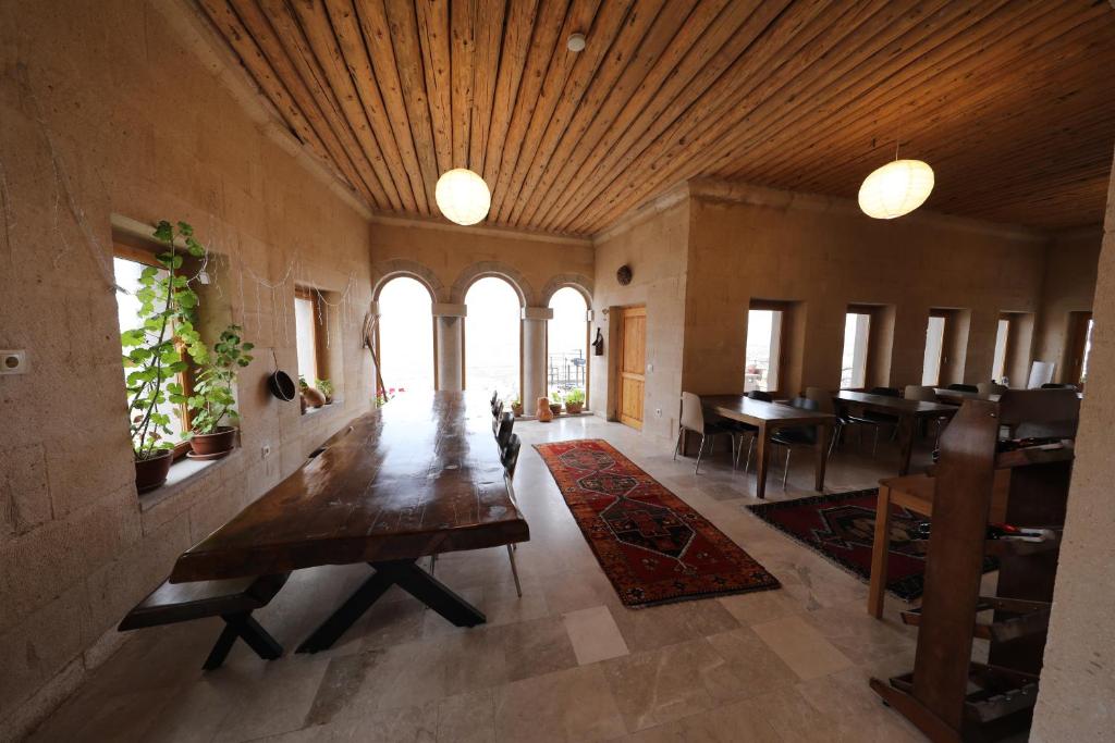 HELIKE CAVE HOTEL