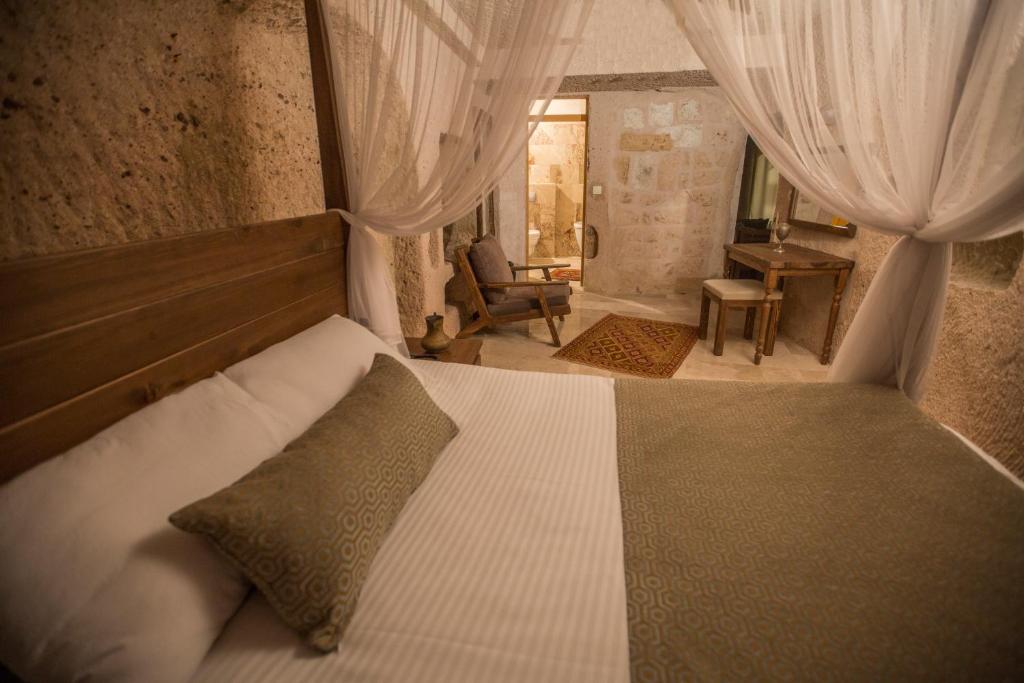 HELIKE CAVE HOTEL