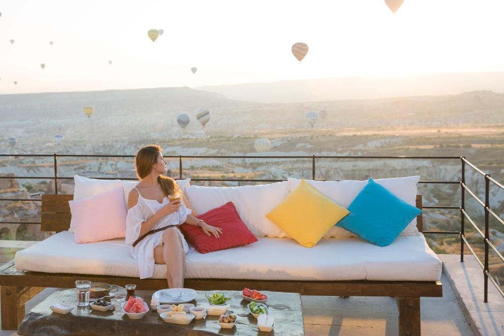 HELIKE CAVE HOTEL