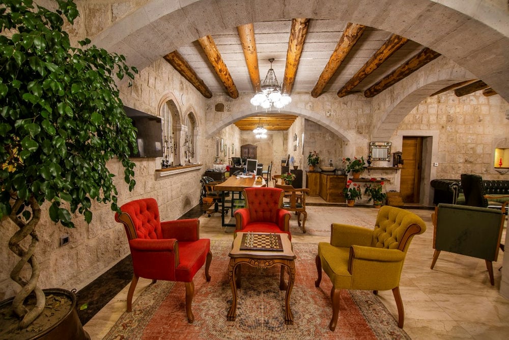 HERA CAVE SUITES