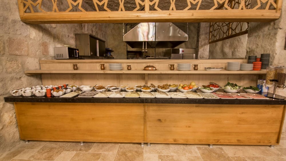 HERA CAVE SUITES