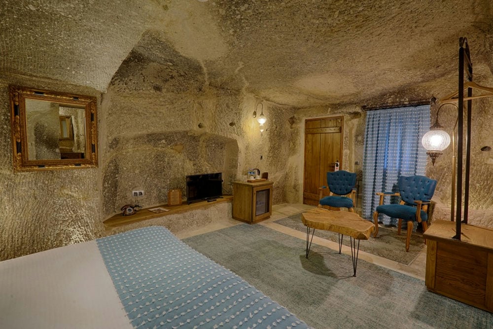HERA CAVE SUITES