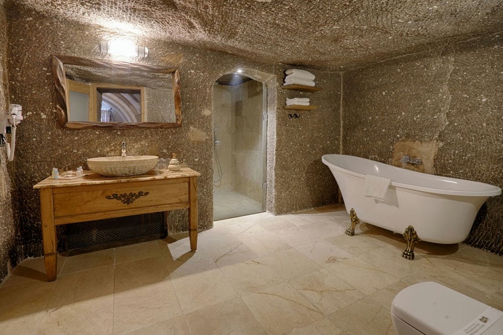 HERA CAVE SUITES