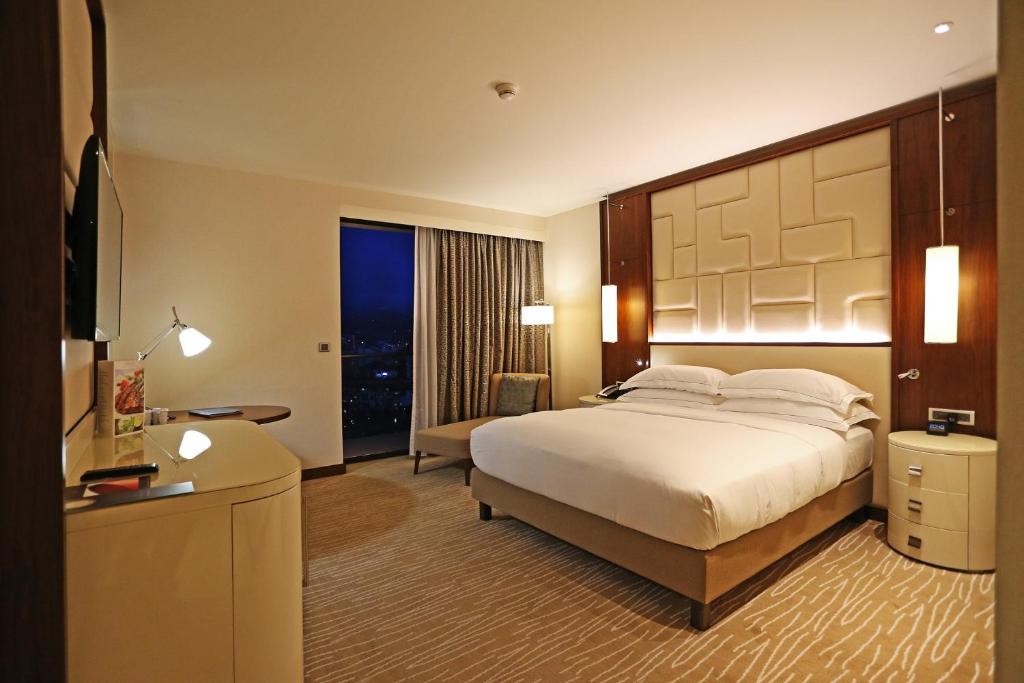 HILTON