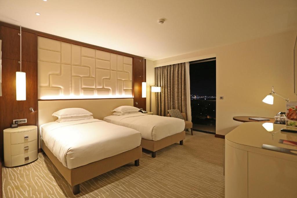 HILTON